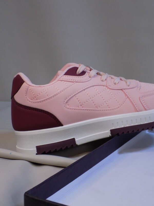 Kcharm Sneakers